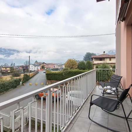 Como Lake Home